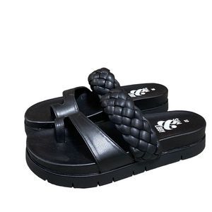 Sam & Libby Black Adelia Footbed Sandal Size 10 - worn twice